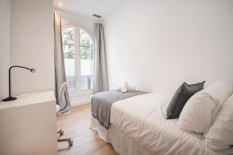 You Stylish Uptown Barcelona Apartments - image 7