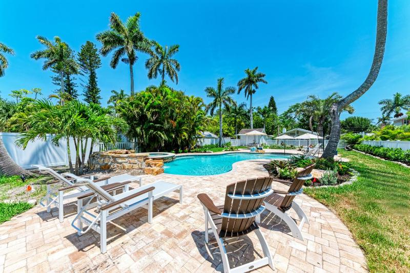 Crooked Coconut: Resort Pool & Spa Dock - image 47
