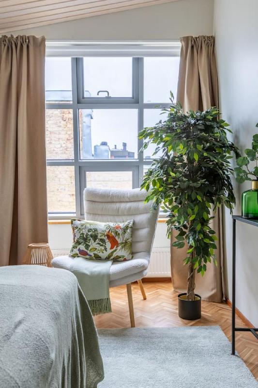 Scandi City Loft Jacuzzi Balcony AirCon - image 3