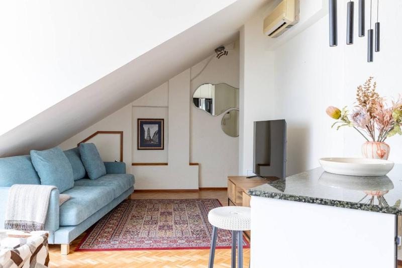 Scandi City Loft Jacuzzi Balcony AirCon - image 14