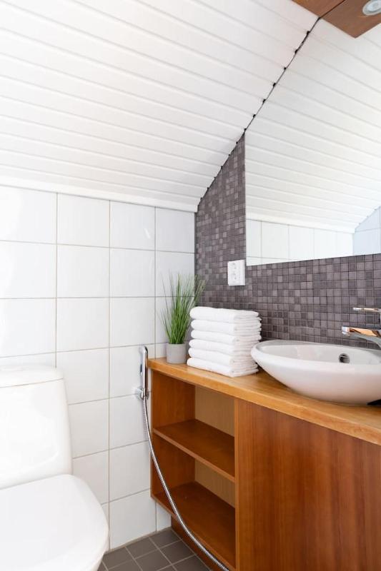 Scandi City Loft Jacuzzi Balcony AirCon - image 13