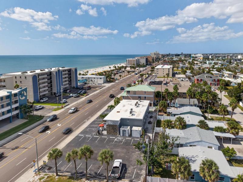 Sunset Beach Suites Unit 4 - image 11
