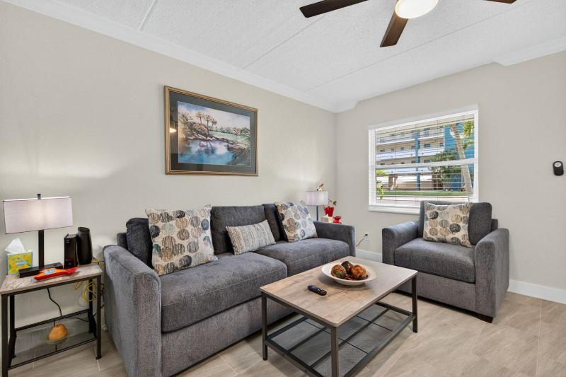 Sunset Beach Suites Unit 4 - image 26