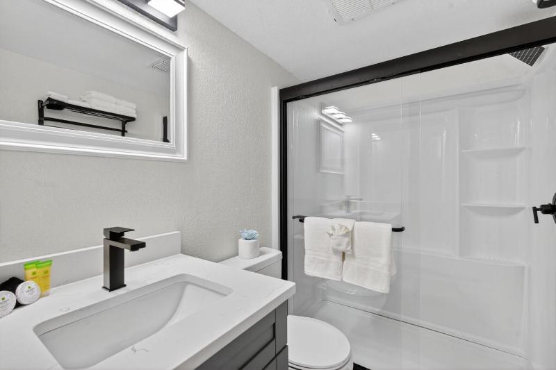 Sunset Beach Suites Unit 4 - image 15
