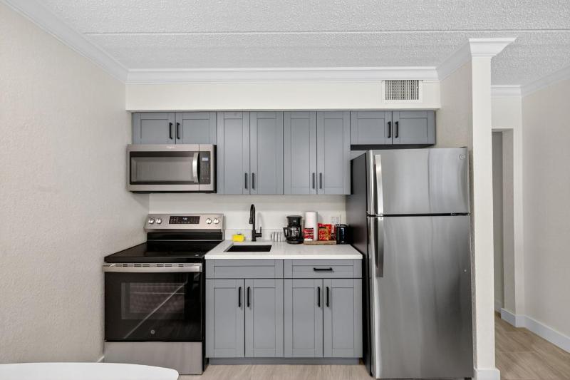 Sunset Beach Suites Unit 4 - image 31