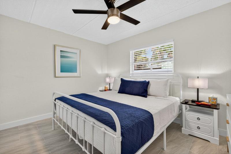 Sunset Beach Suites Unit 4 - image 20