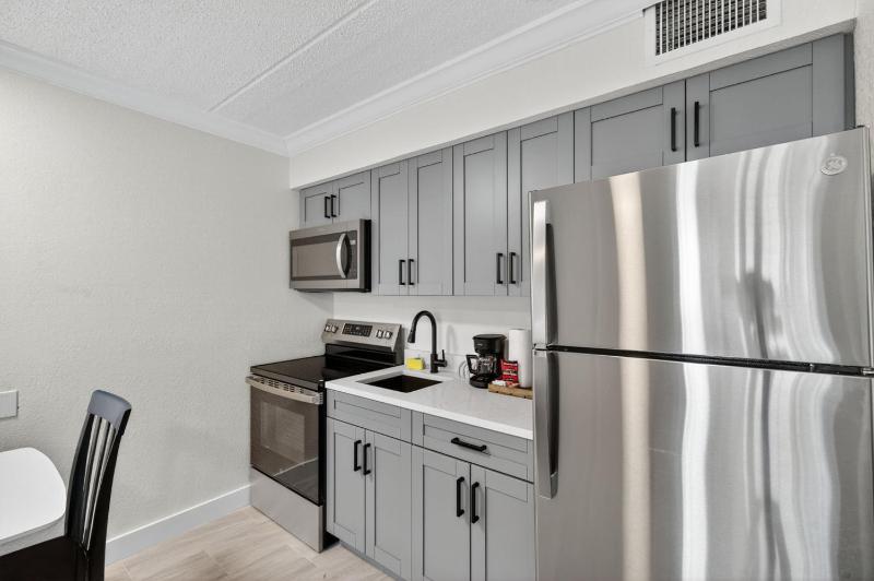 Sunset Beach Suites Unit 4 - image 7
