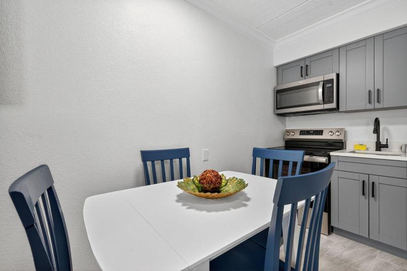 Sunset Beach Suites Unit 4 - image 6