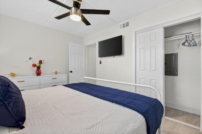 Sunset Beach Suites Unit 4 - image 37