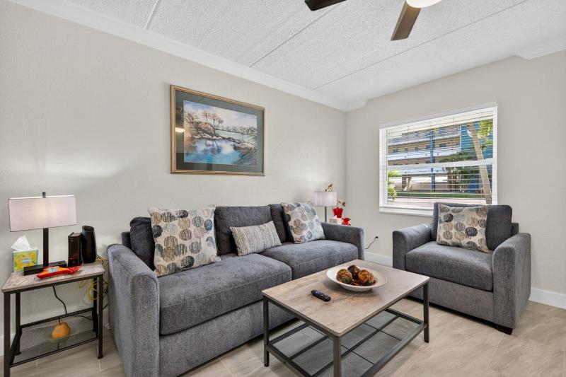 Sunset Beach Suites Unit 4 - image 3