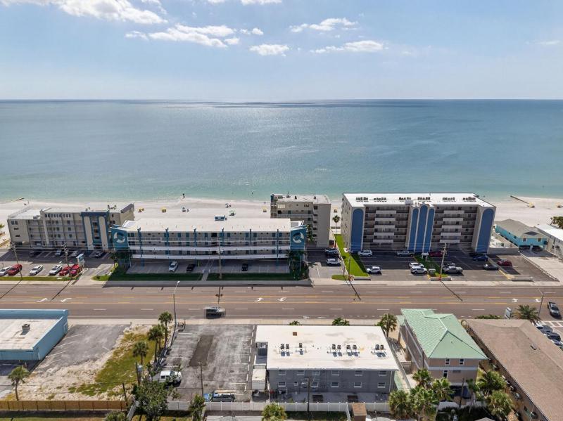 Sunset Beach Suites Unit 2 - image 10