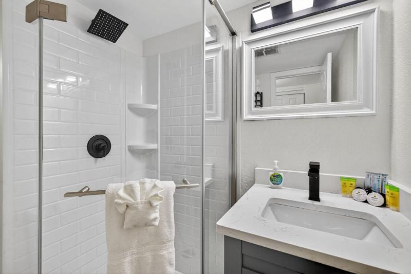 Sunset Beach Suites Unit 2 - image 22