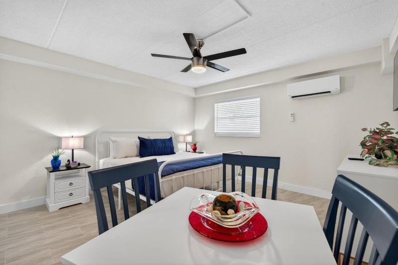Sunset Beach Suites Unit 2 - image 14