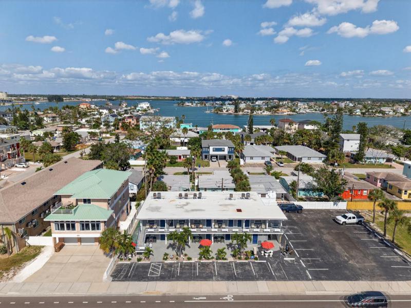 Sunset Beach Suites Unit 3 - image 40