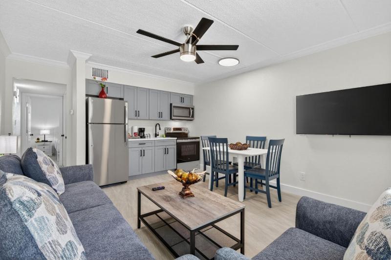 Sunset Beach Suites Unit 3 - image 6