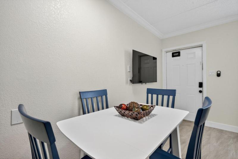 Sunset Beach Suites Unit 3 - image 30