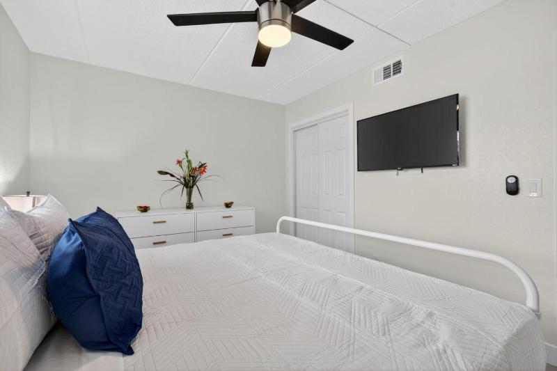 Sunset Beach Suites Unit 3 - image 10