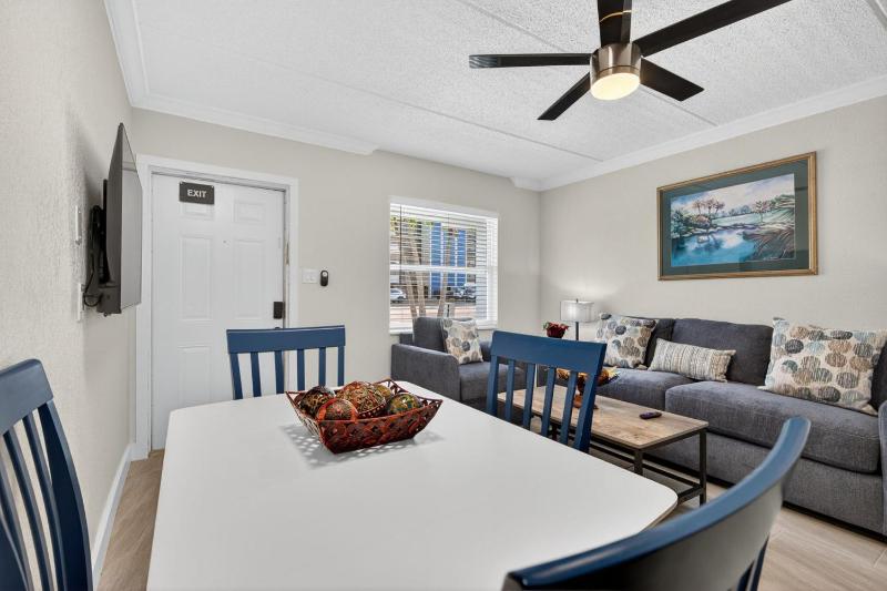 Sunset Beach Suites Unit 3 - image 46
