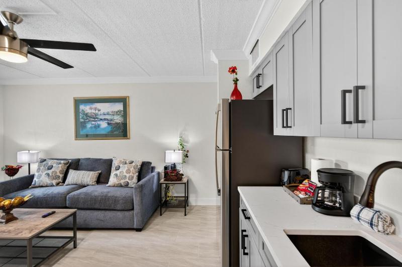 Sunset Beach Suites Unit 3 - image 13