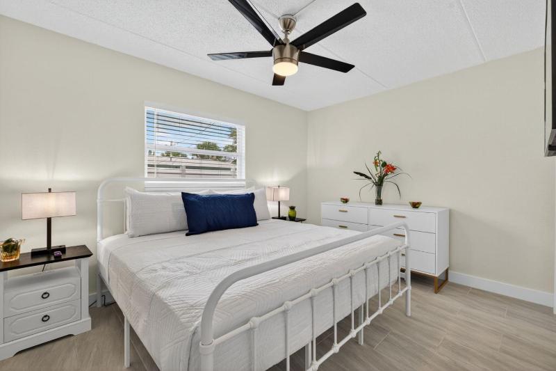 Sunset Beach Suites Unit 3 - image 25