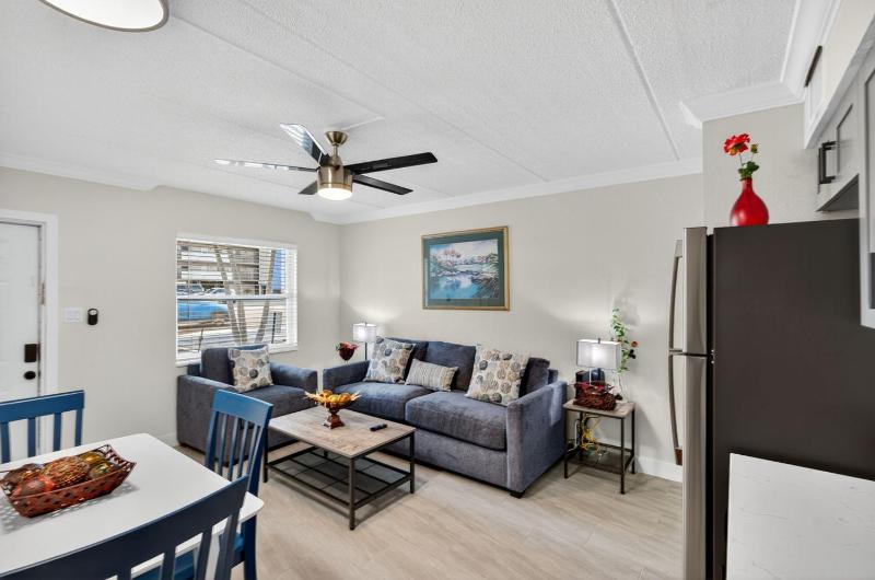 Sunset Beach Suites Unit 3 - image 43