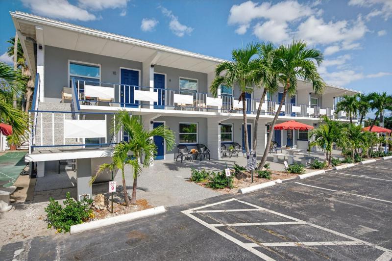 Sunset Beach Suites Unit 1 - image 14