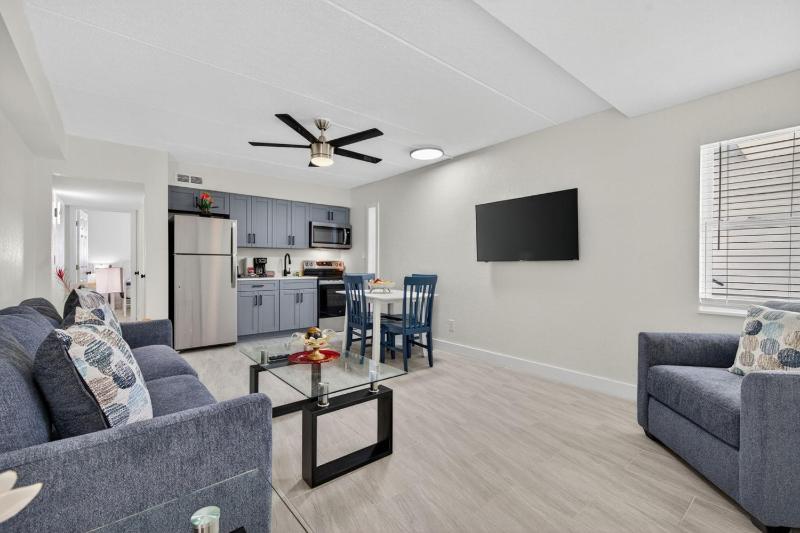 Sunset Beach Suites Unit 1 - image 33