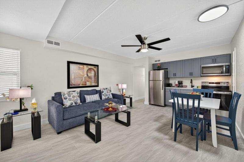 Sunset Beach Suites Unit 1 - image 1