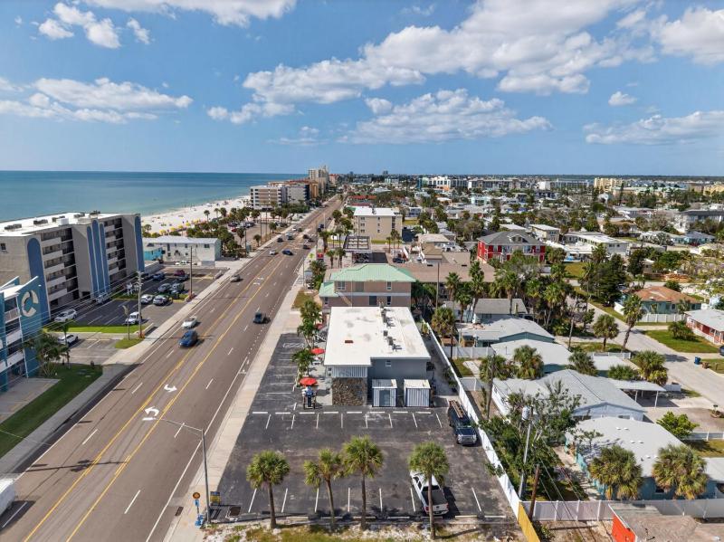 Sunset Beach Suites Unit 1 - image 27
