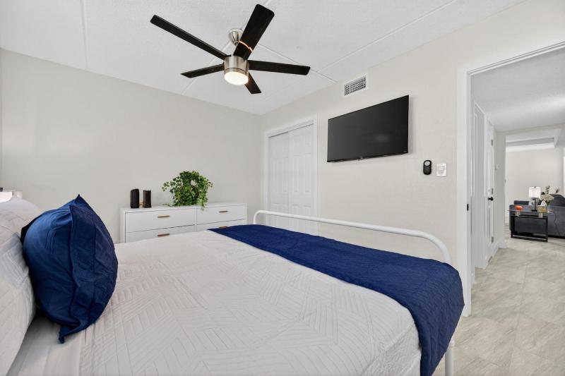 Sunset Beach Suites Unit 1 - image 49