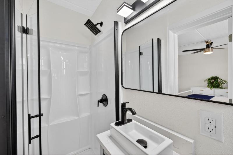 Sunset Beach Suites Unit 1 - image 23