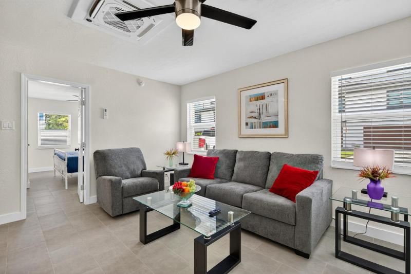 Park Shores Suites Unit 9 - image 32