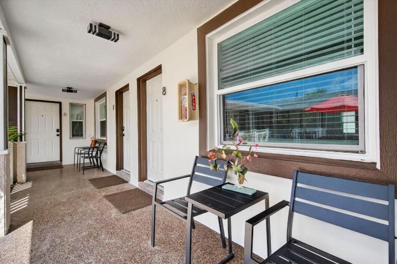 Park Shore Suites Unit 8 - image 21