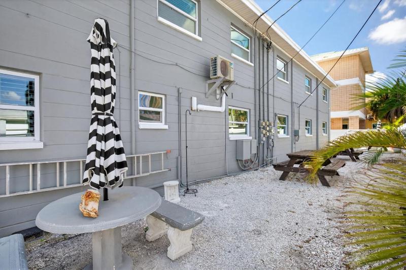 Sunset Beach Suites Unit 8 - image 28