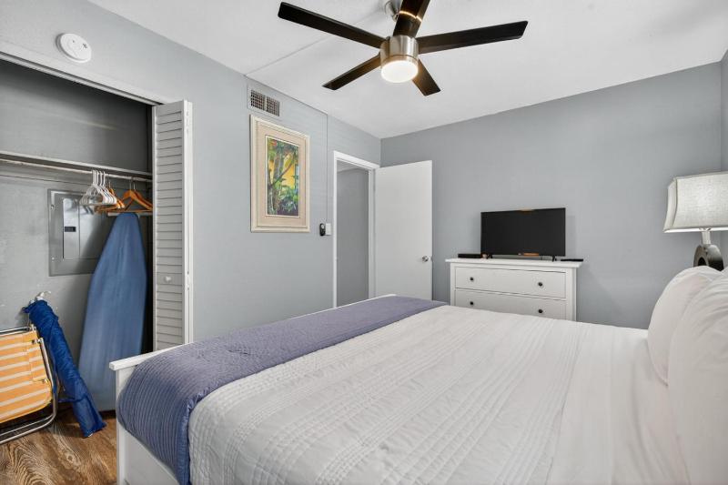 Sunset Beach Suites Unit 8 - image 39