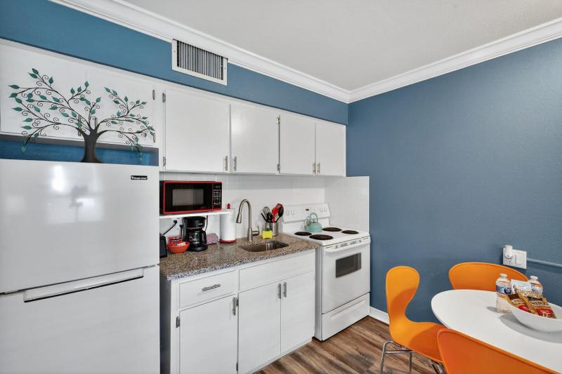 Sunset Beach Suites Unit 8 - image 5