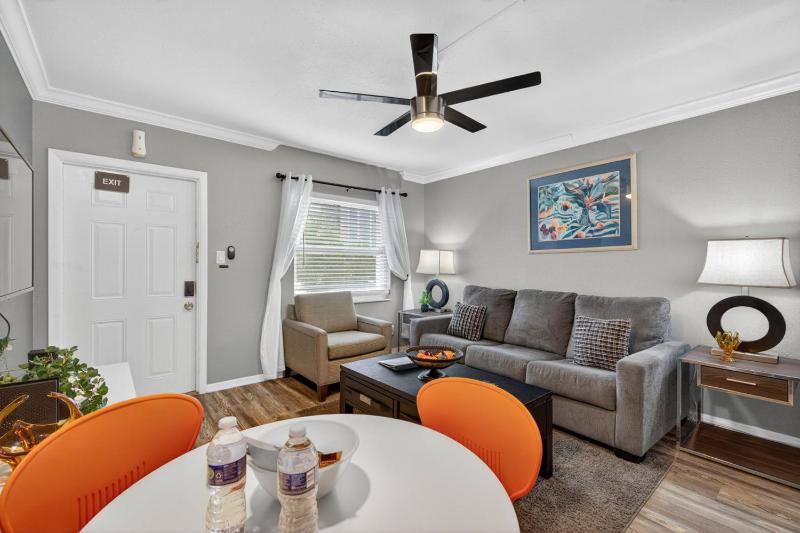 Sunset Beach Suites Unit 8 - image 29