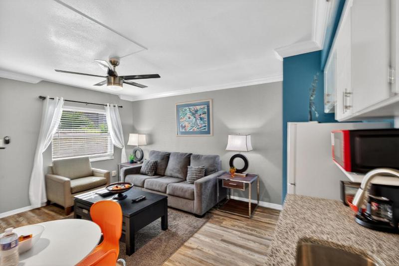 Sunset Beach Suites Unit 8 - image 6