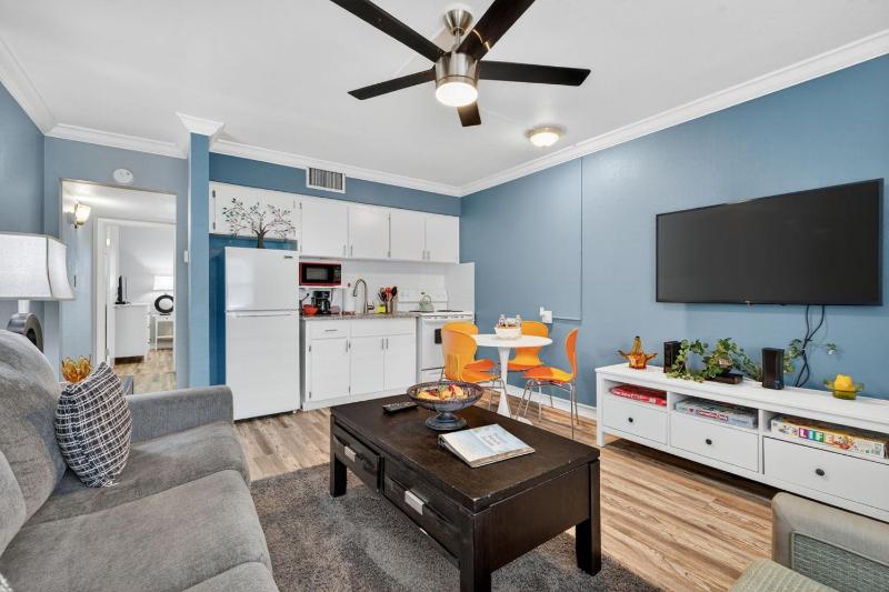 Sunset Beach Suites Unit 8 - image 35