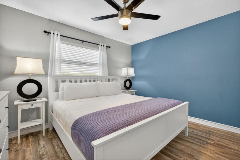 Sunset Beach Suites Unit 8 - image 26