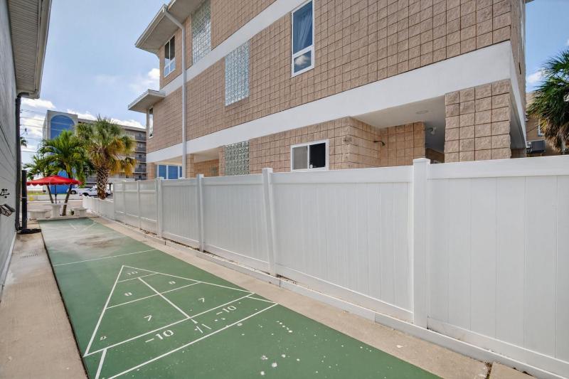 Sunset Beach Suites Unit 7 - image 17