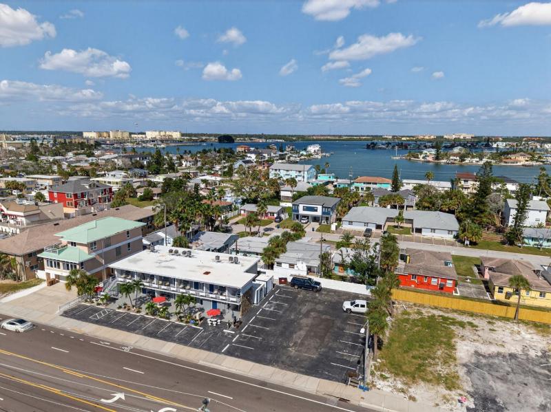 Sunset Beach Suites Unit 7 - image 29