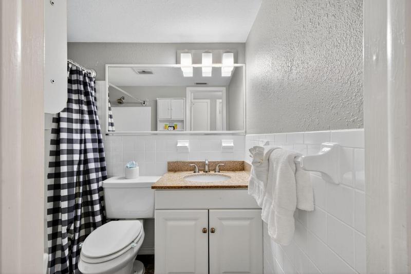 Sunset Beach Suites Unit 7 - image 15