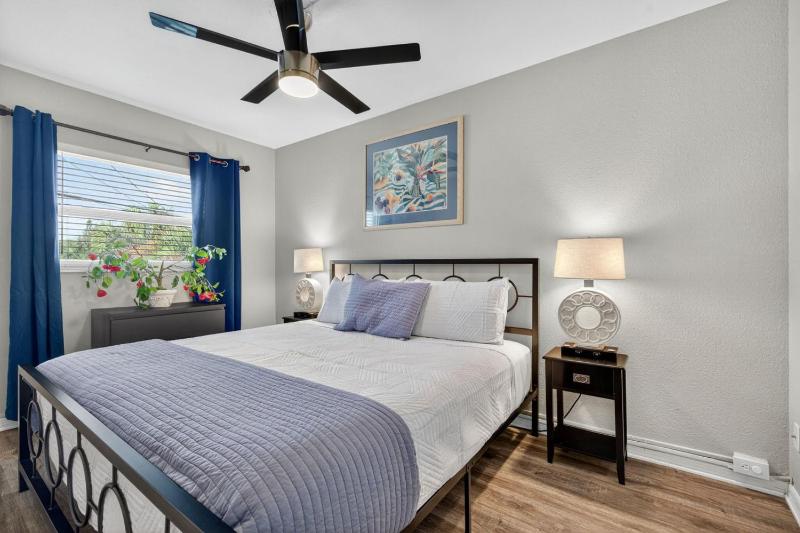 Sunset Beach Suites Unit 7 - image 42