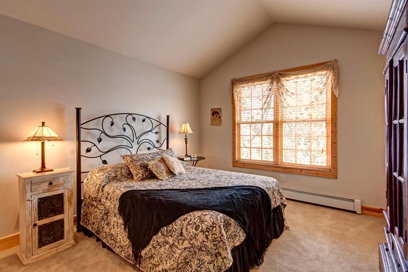 White Wolf Mountain Air Townhome: Elegant Retreat - image 6