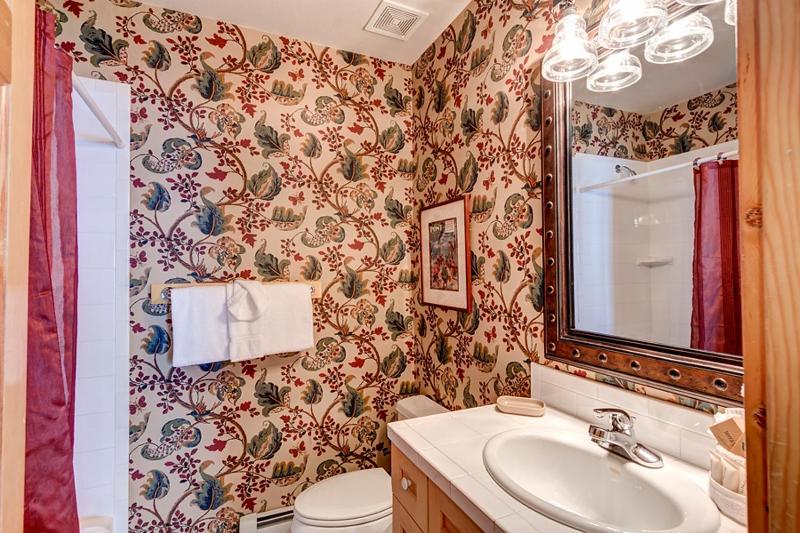 White Wolf Mountain Air Townhome: Elegant Retreat - image 24