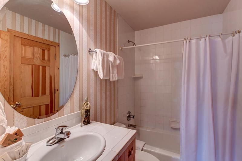 White Wolf Mountain Air Townhome: Elegant Retreat - image 14