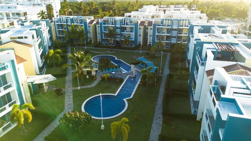 Modern • Pool + Balcony | Close to the Beach - image 5