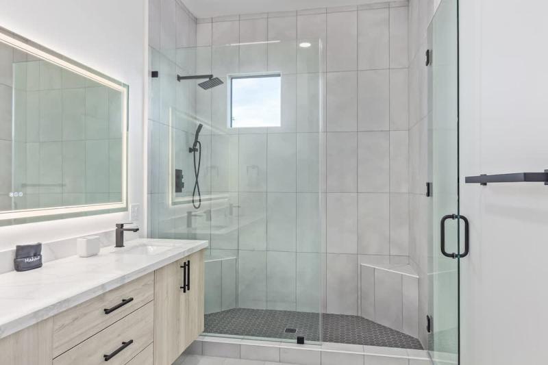 Modern Luxury at Skysong - image 12