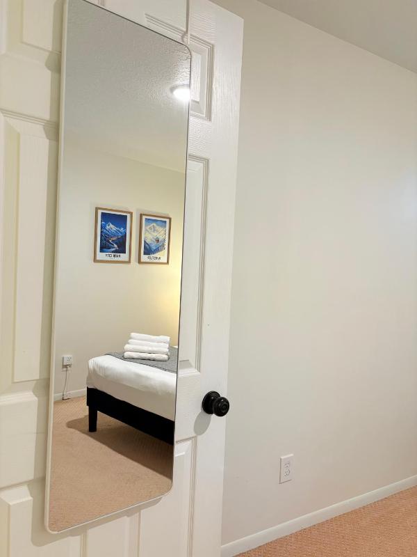 Cozy Apartment a few steps from The Capitol - image 19